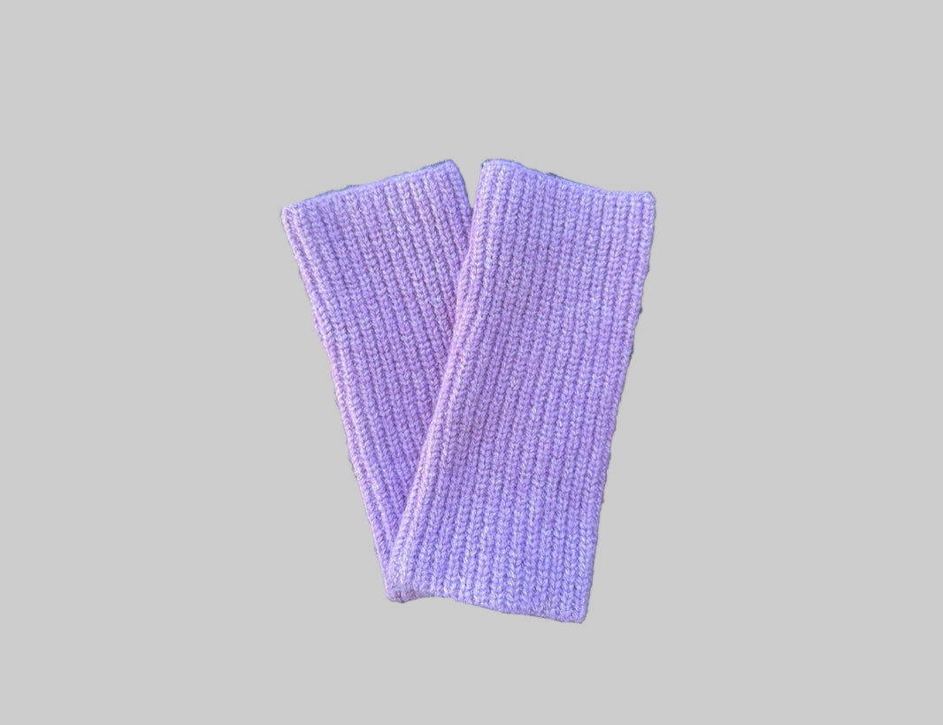 Proud peach fingerless gloves