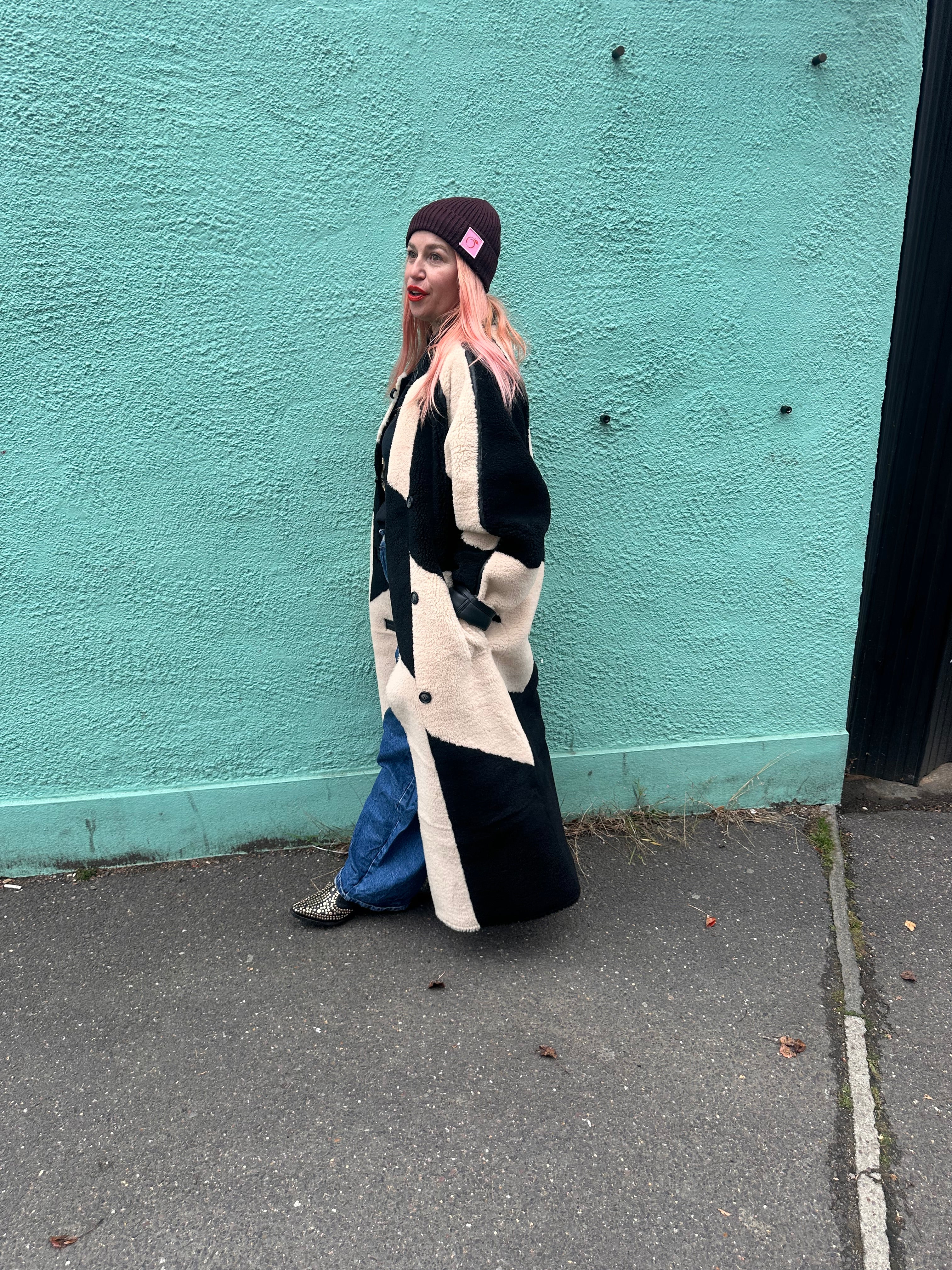 Silky lined beanie in dark burgundy