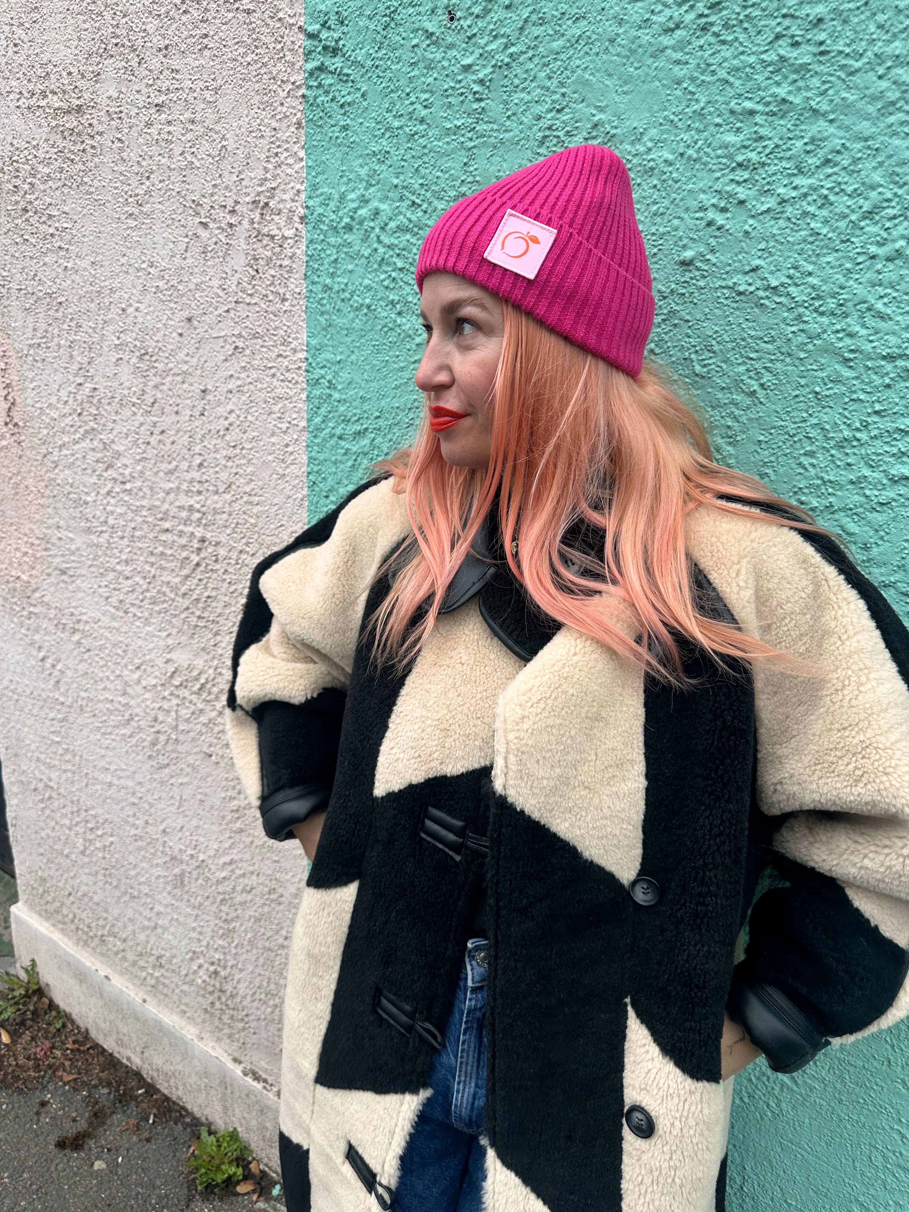 Silky beanie in hot pink