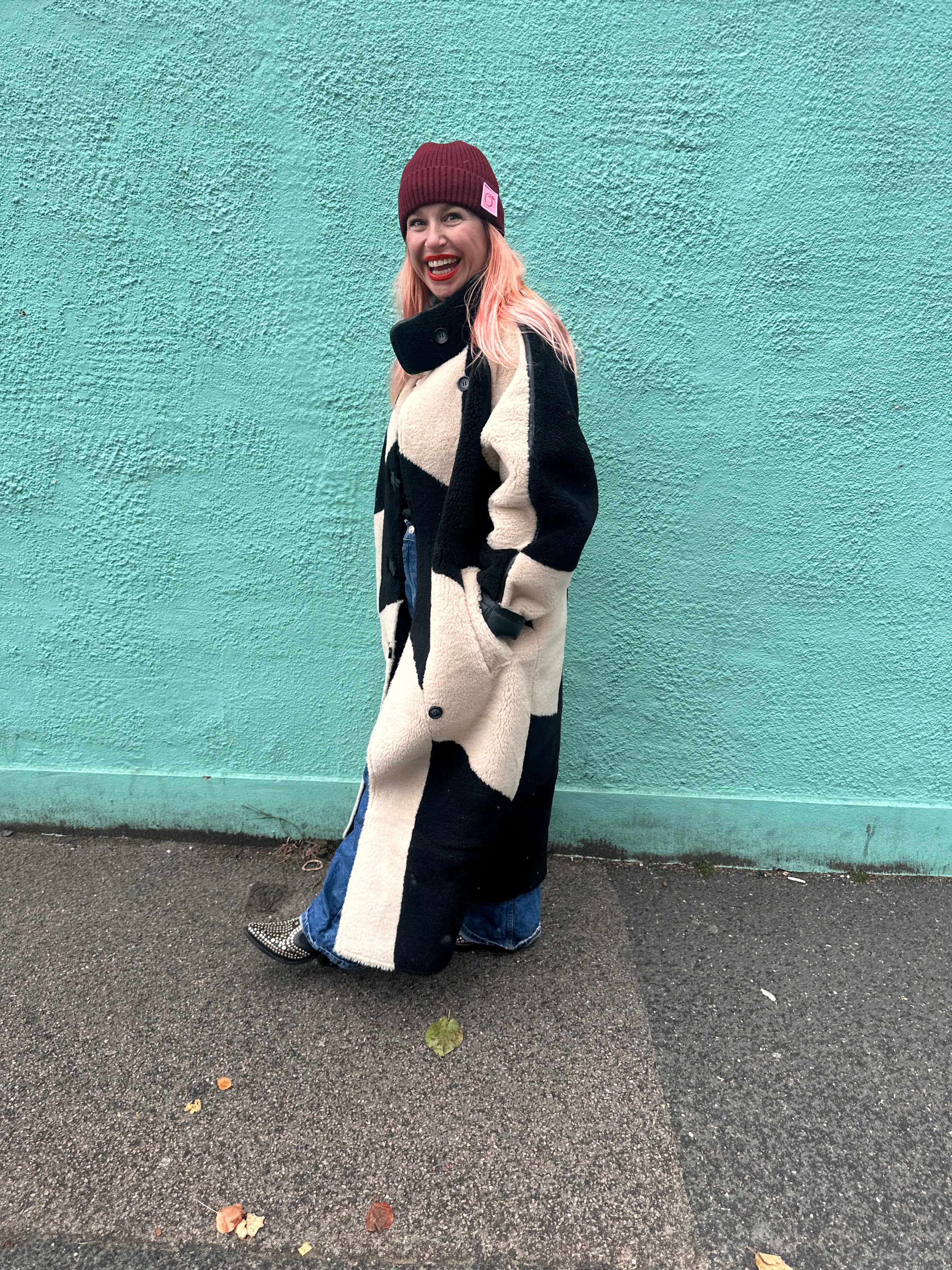 Silky lined beanie in burgandy