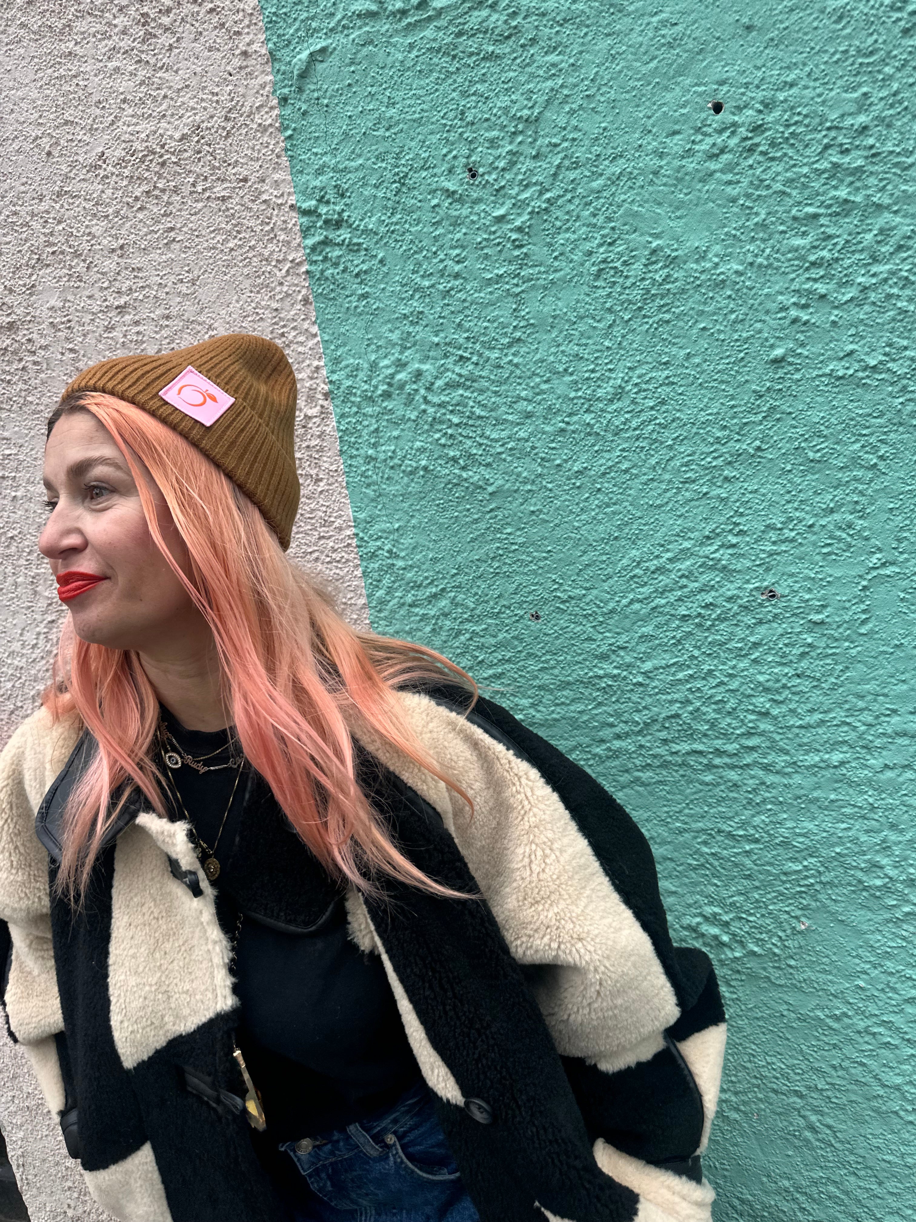 Silky beanie in hazelnut