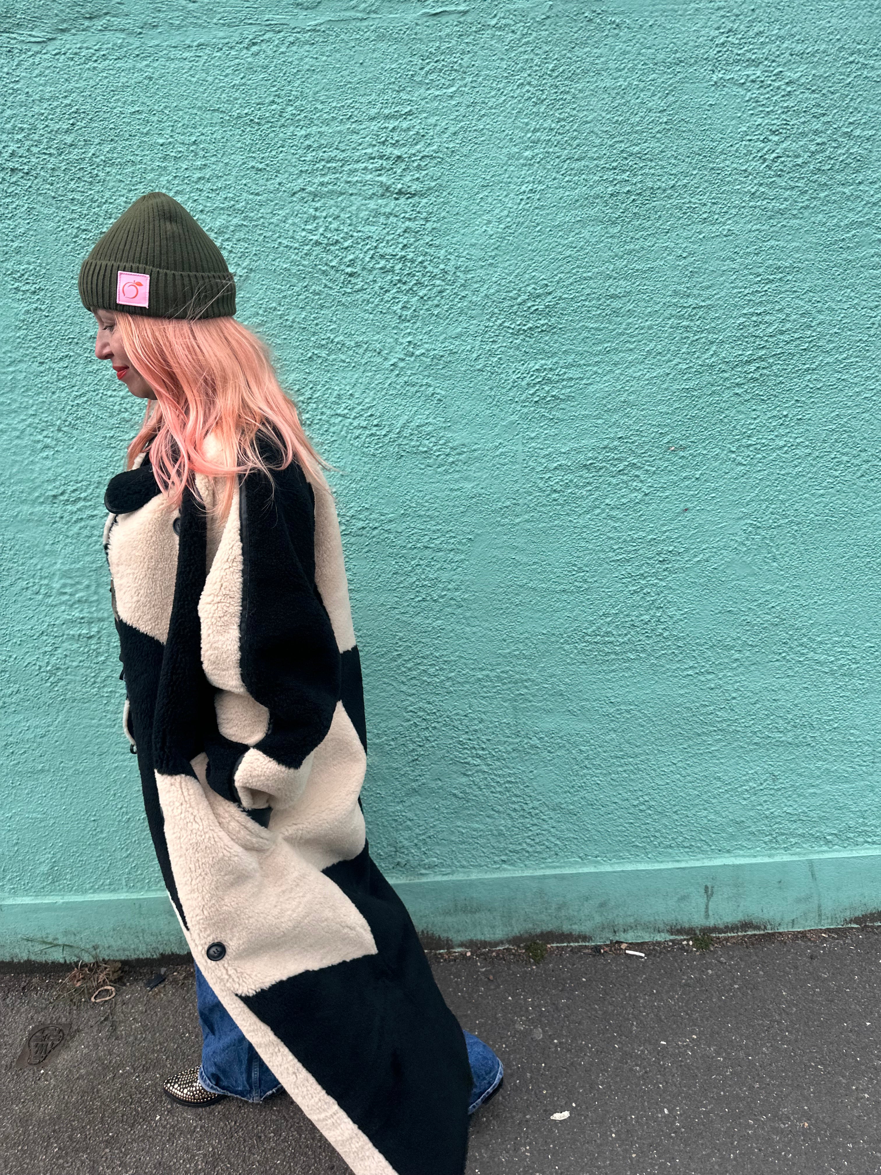 Silky lined beanie in deep green