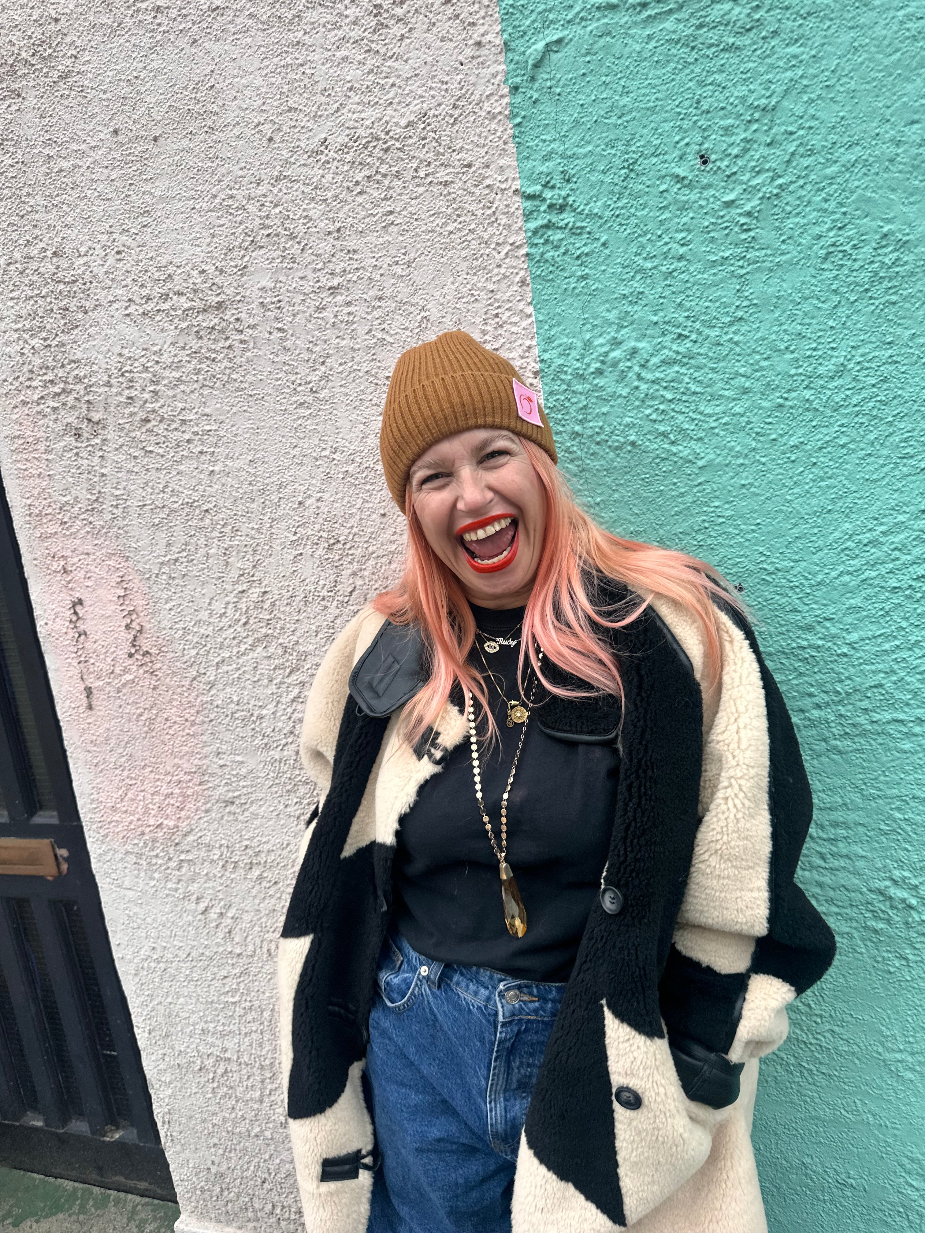 Silky beanie in hazelnut