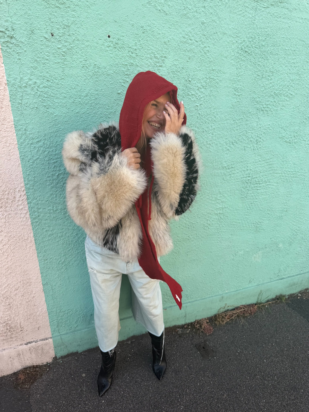 The wool mix Silky Lined Hood Scarf in red