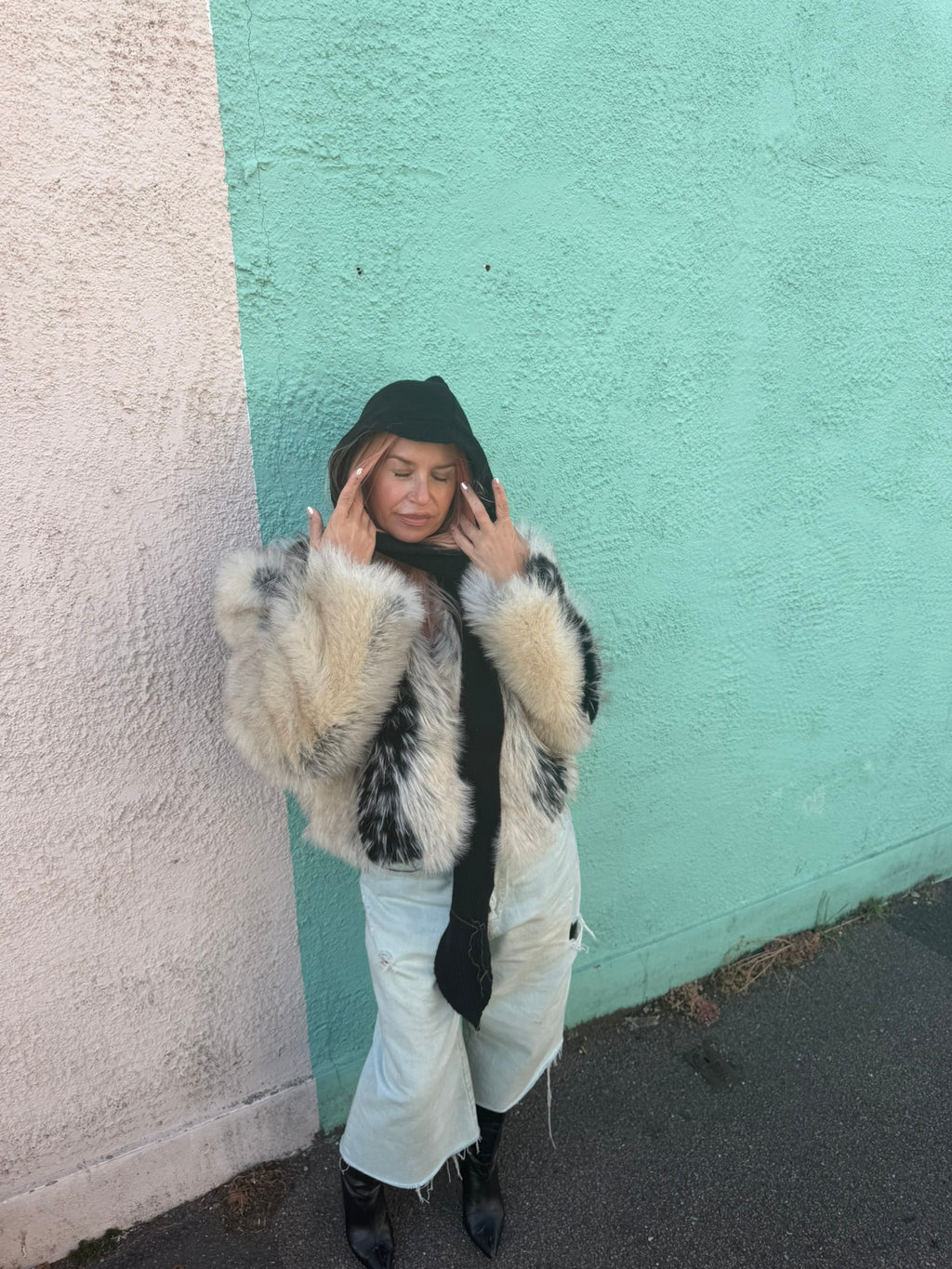 The Silky Lined Hood Scarf in black