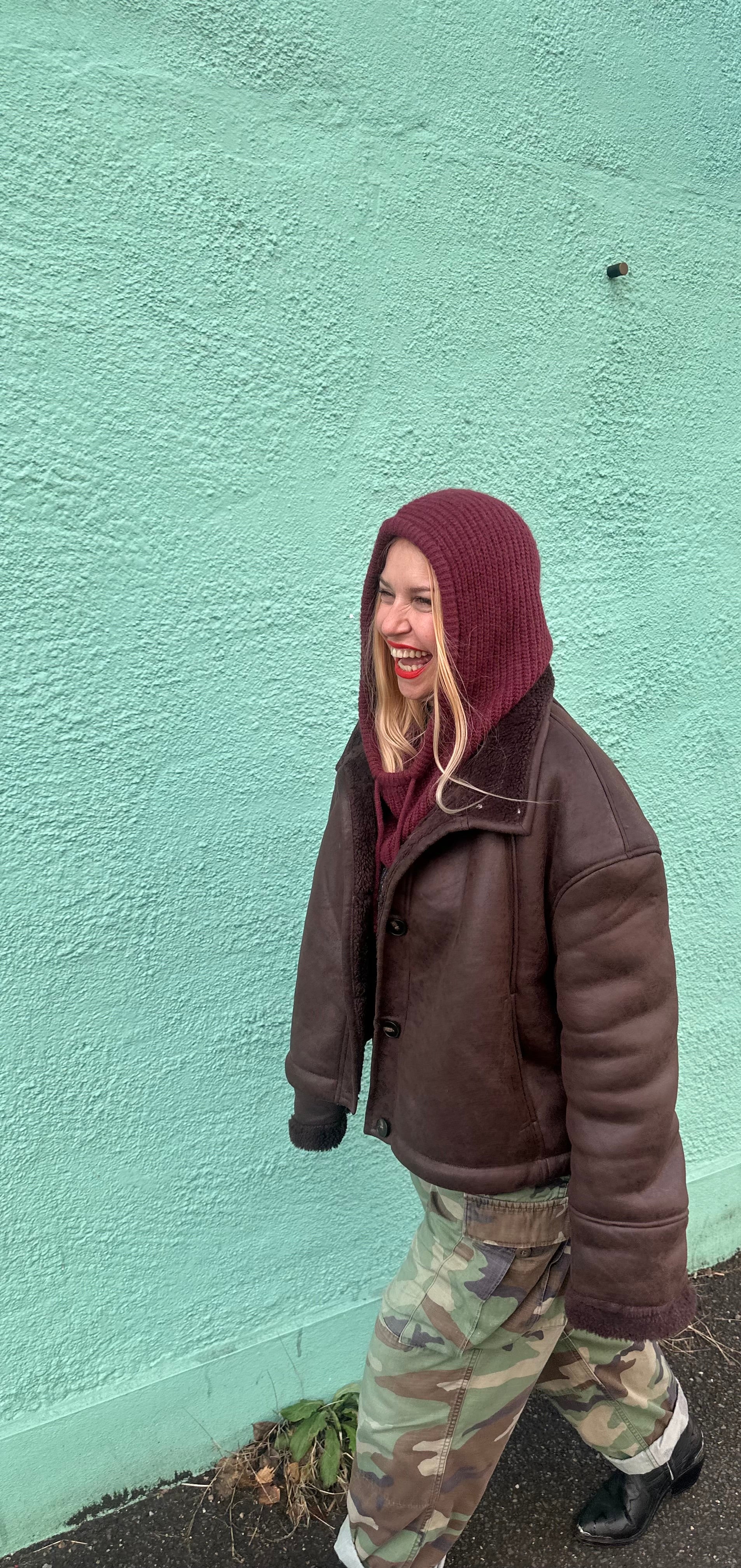 The its proud peach silky lined snood in burgandy