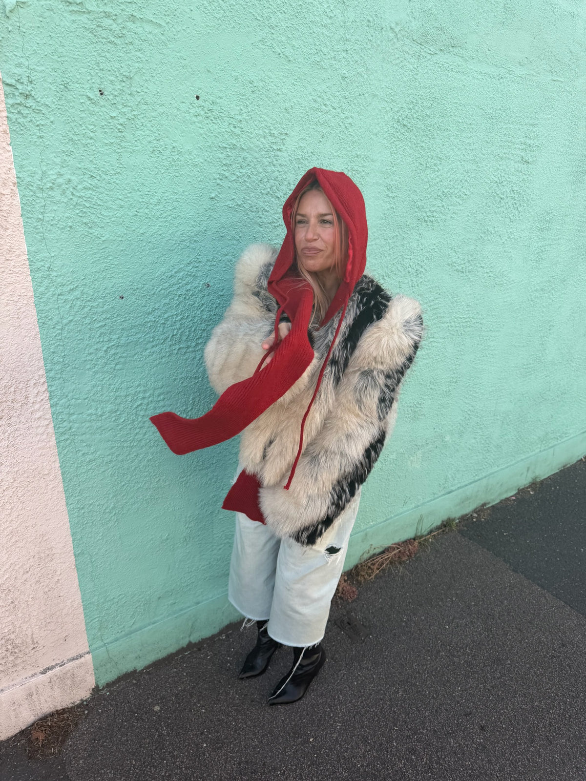 The wool mix Silky Lined Hood Scarf in red