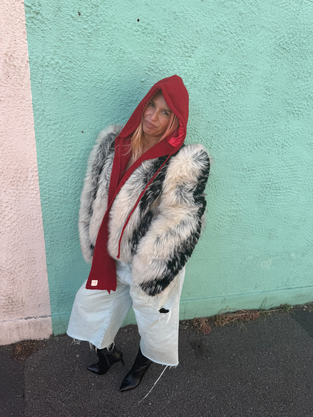 The wool mix Silky Lined Hood Scarf in red