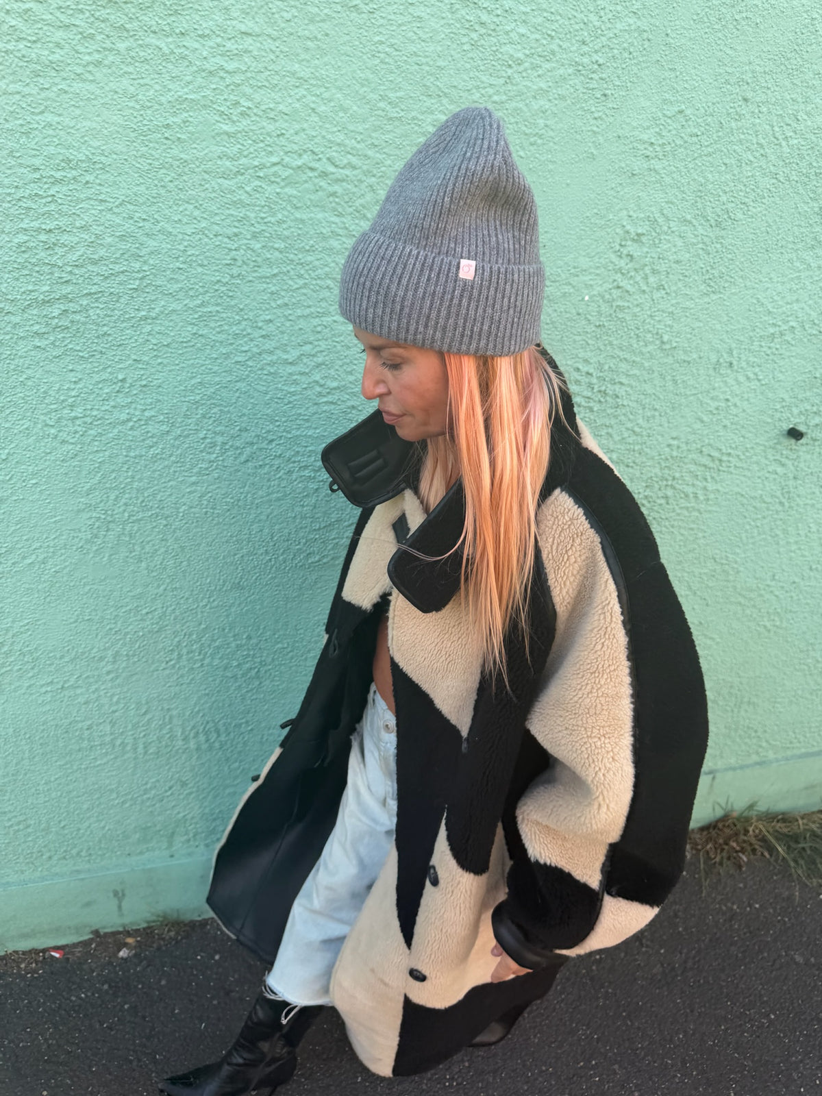 Proud peach 100% merino wool beanie in grey marl