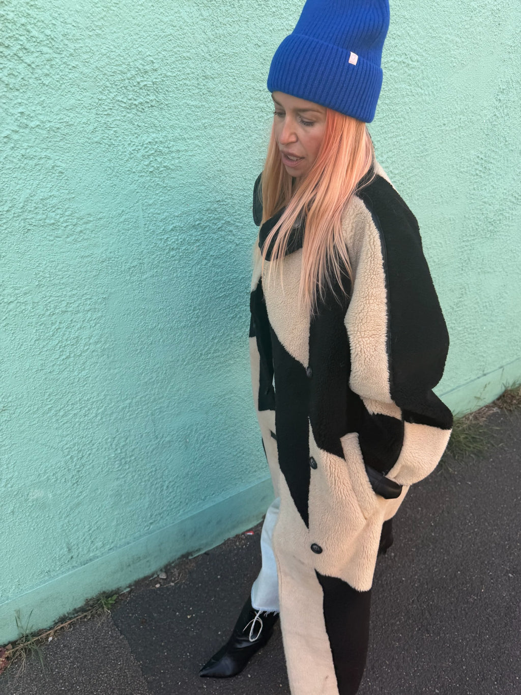 proud peach 100% merino wool silky linede beanie in colbat blue