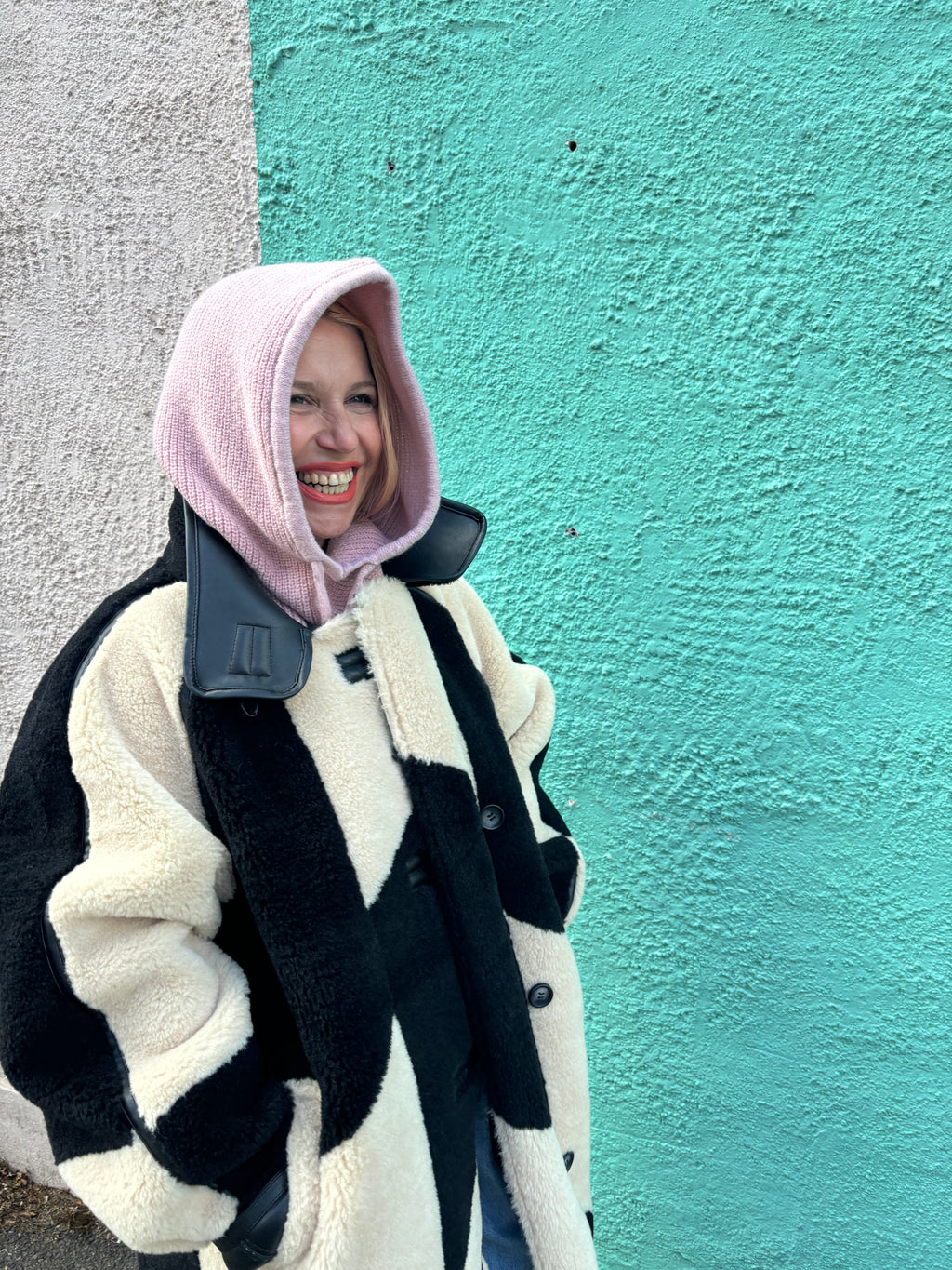 Proud peach silky lined cashmere snood in baby pink