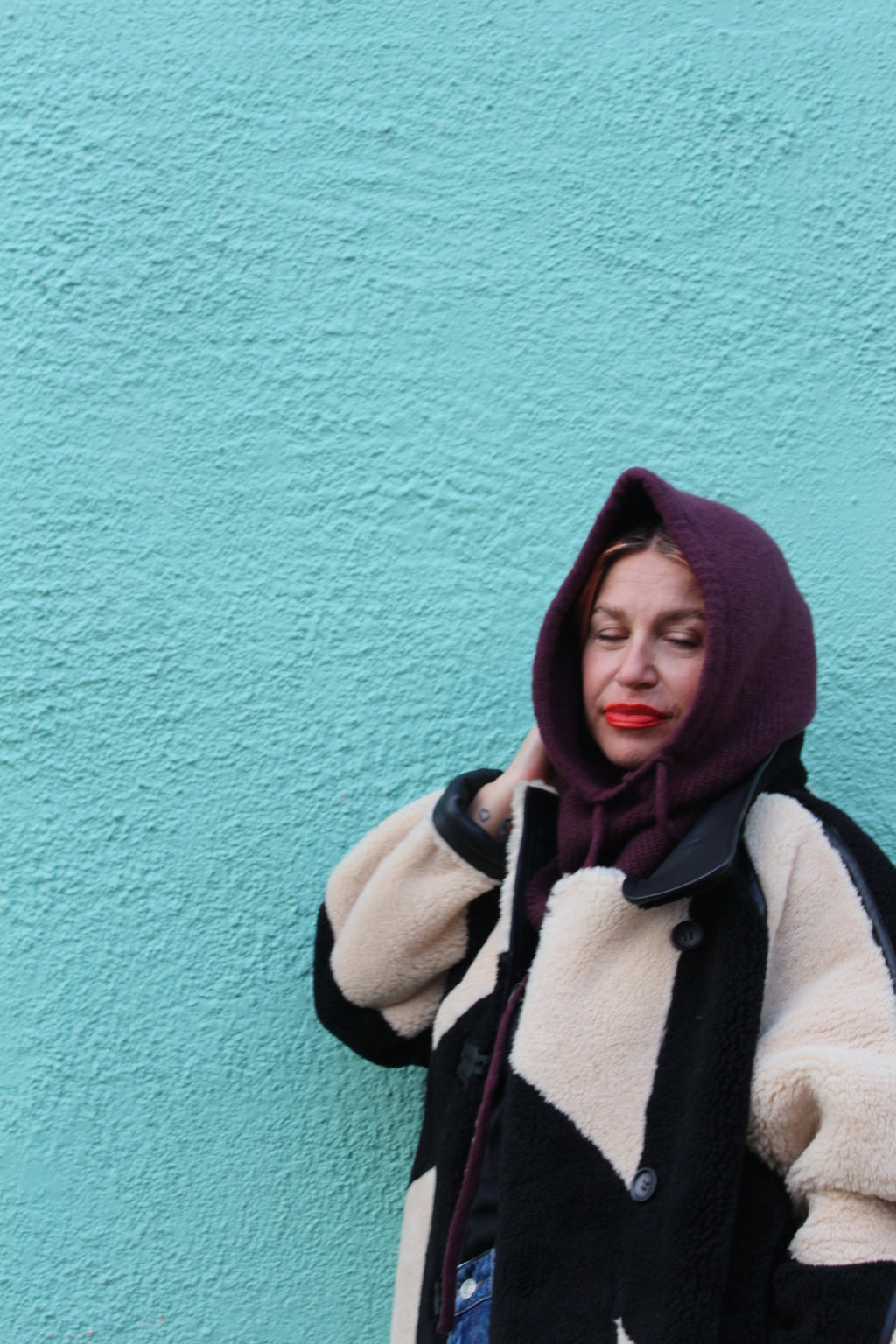 Proud peach silky lined cashmere blend snood in burgandy.  One week turnaround