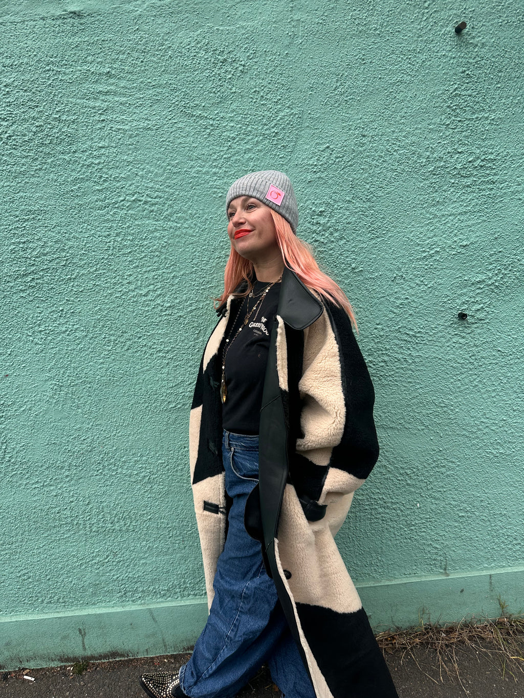 Silky lined beanie in light grey