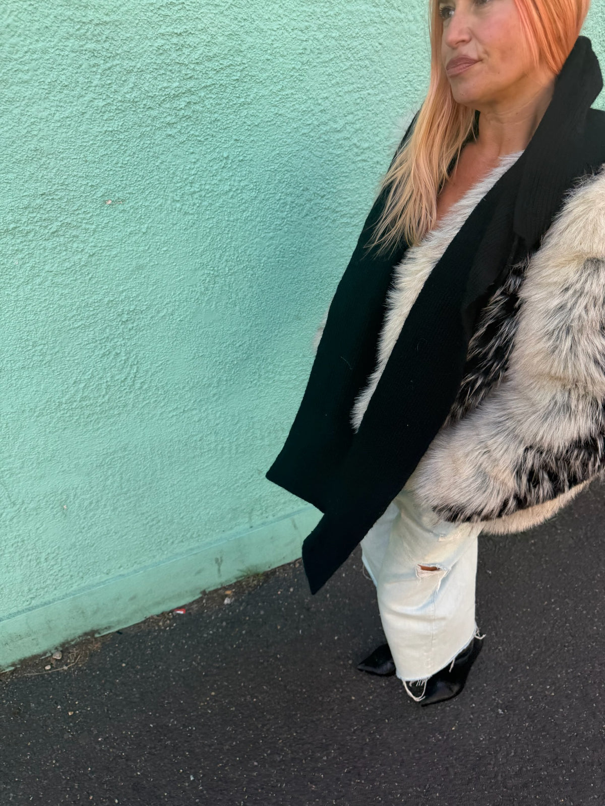 The wool mix silkly lined hood scarf in black