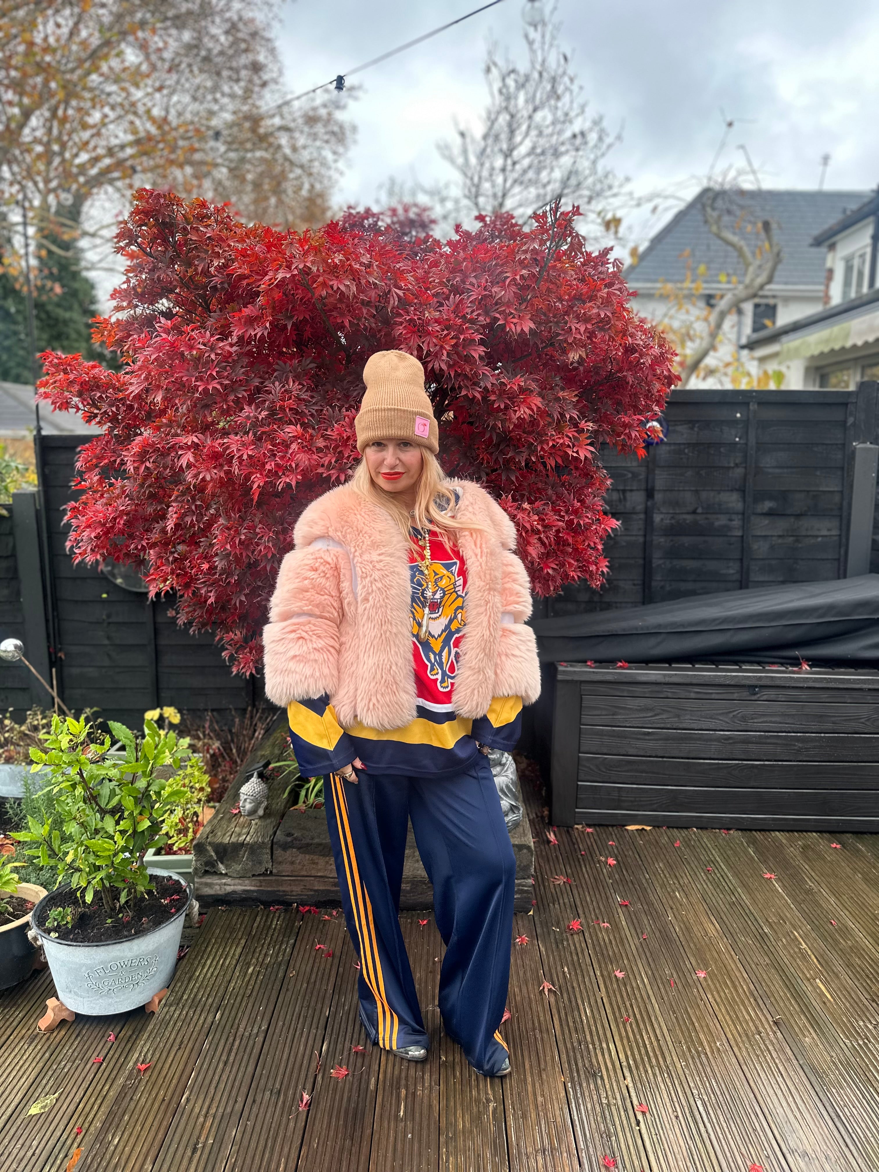 The peachy plush silky lined beanie in hazelnut