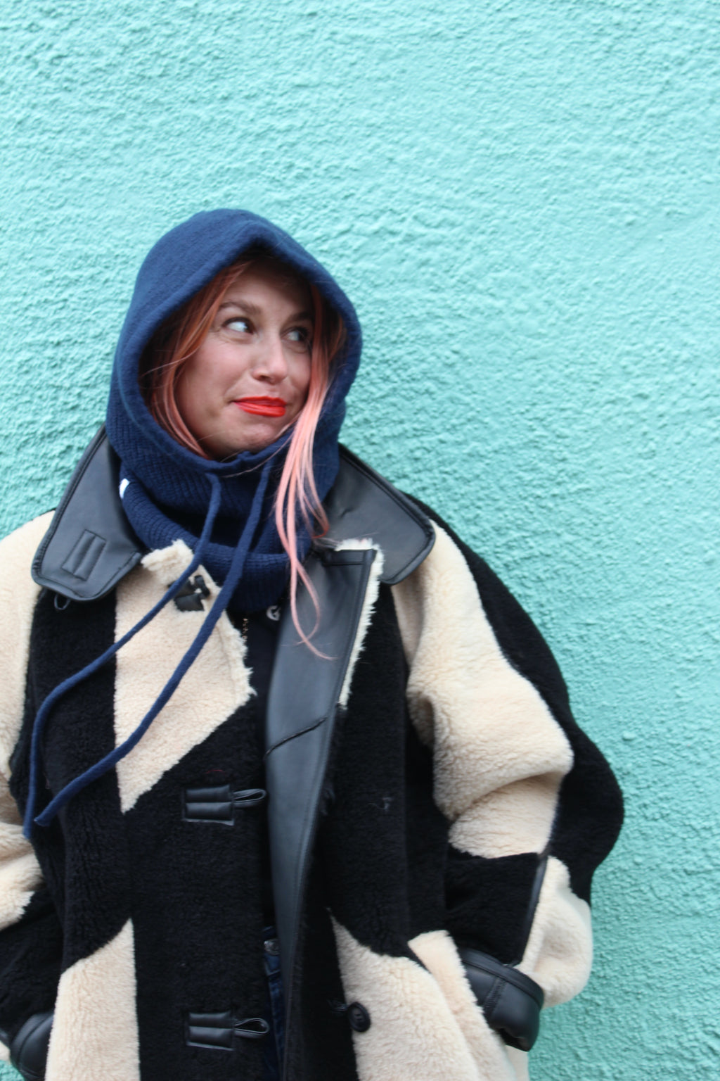 Proud peach silky lined cashmere blend snood in navy