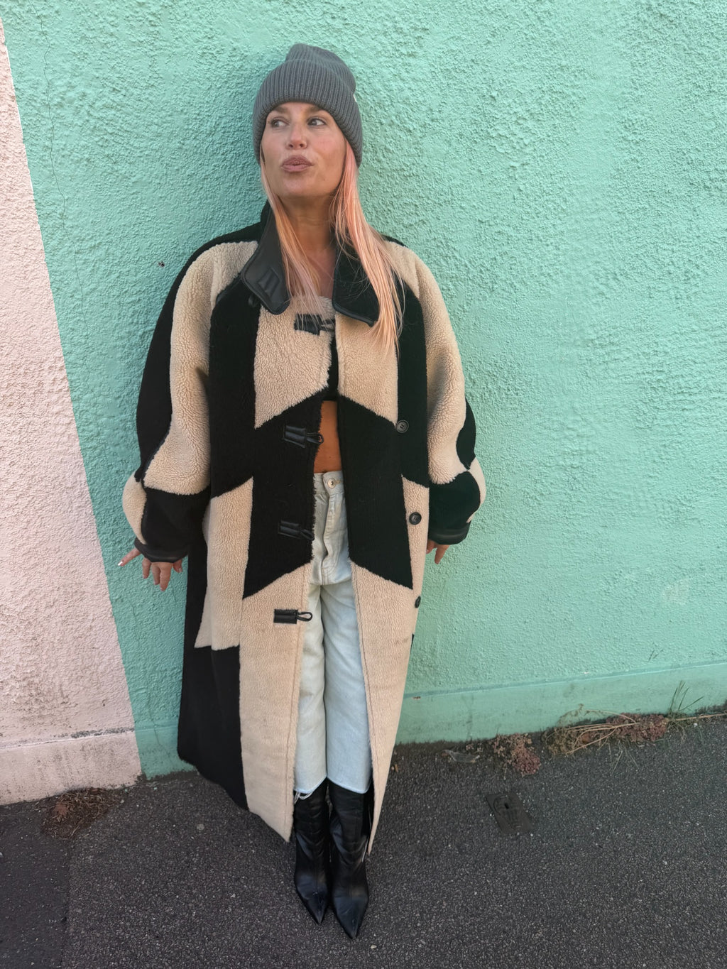 Proud peach 100% merino wool beanie in mink