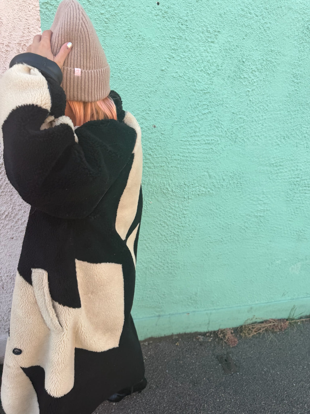 Proud peach 100% merino wool beanie in oat