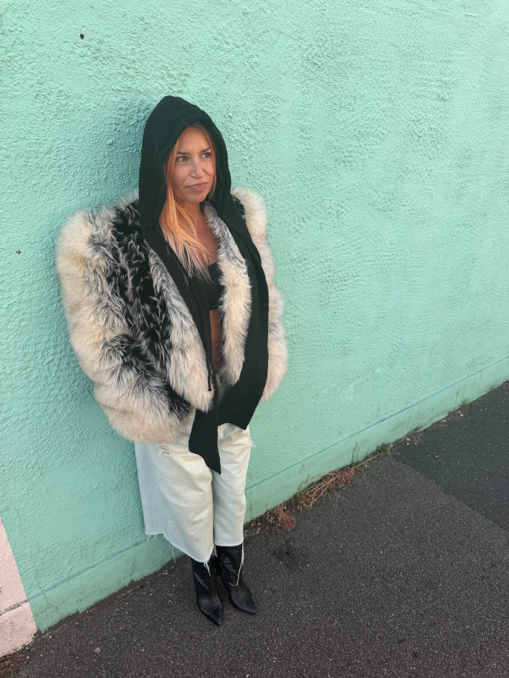 The wool mix silkly lined hood scarf in black