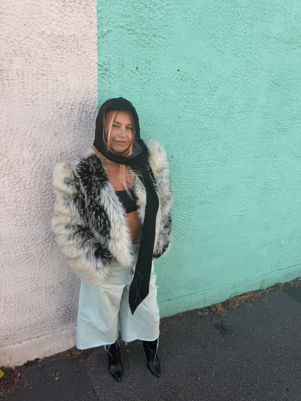 The Silky Lined Hood Scarf in black