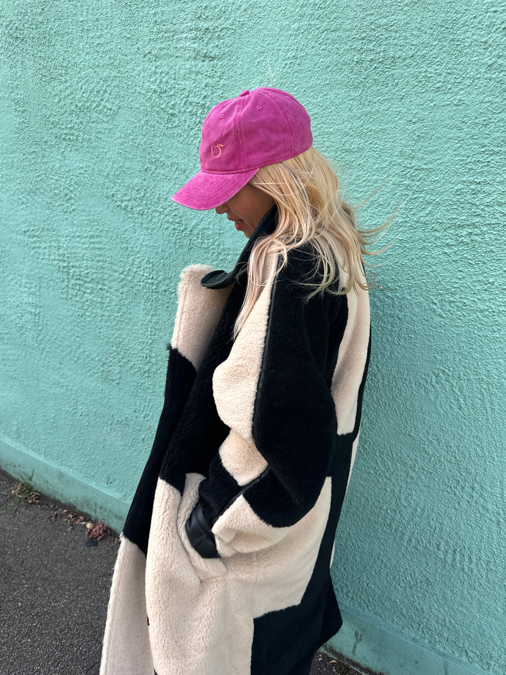 Silky lined baseball cap in hot pink