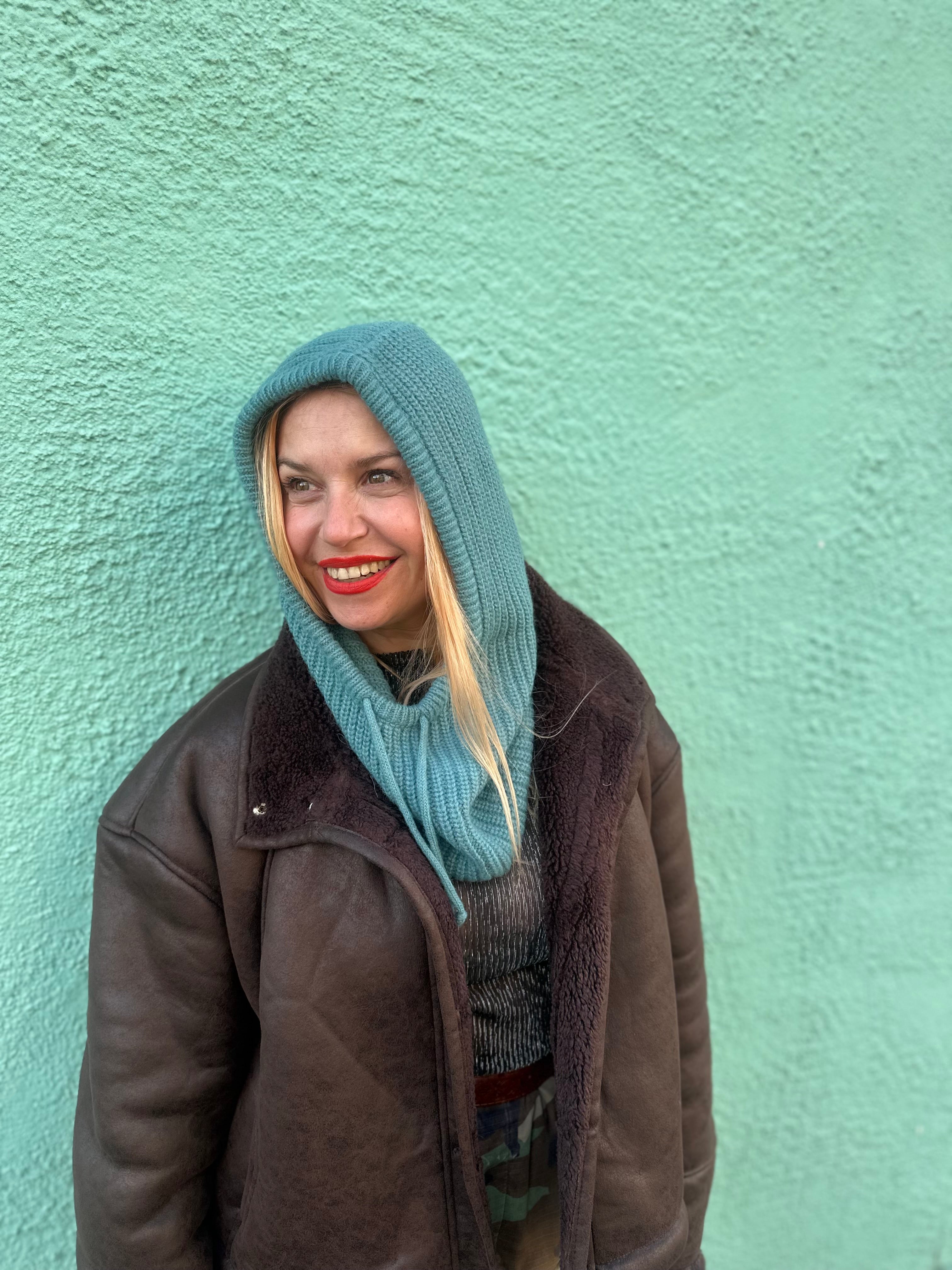 The its proud peach silky lined snood in teal