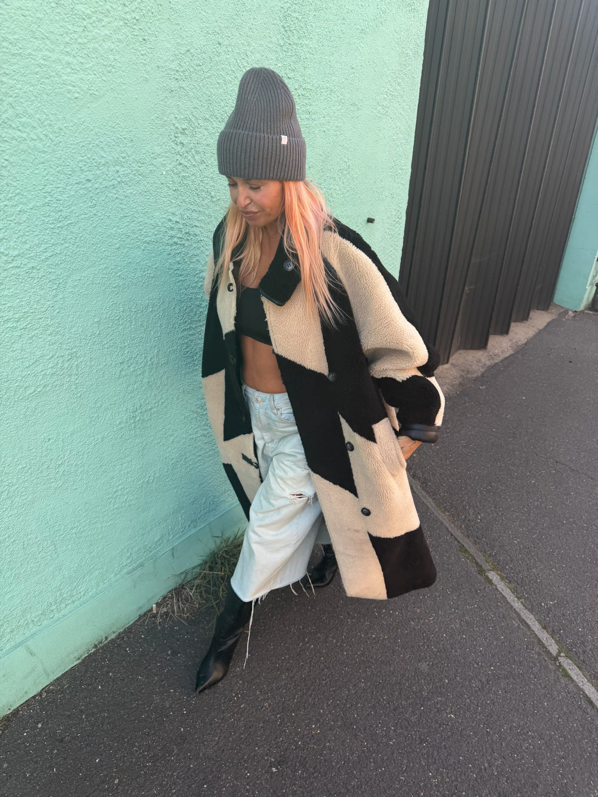 Proud peach 100% merino wool beanie in mink