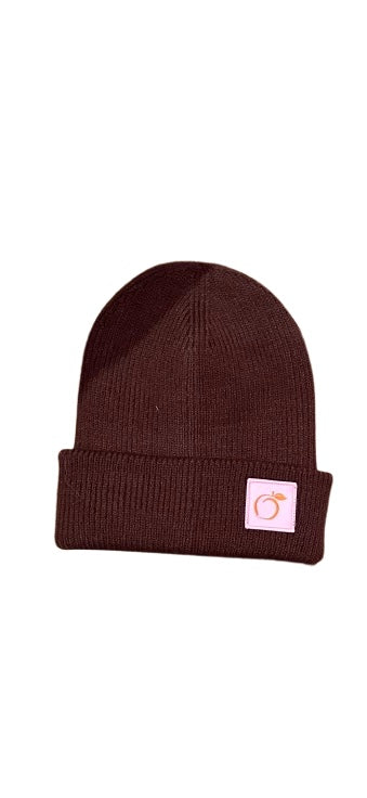 The peachy plush silky lined beanie in brown