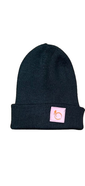 The peachy plush silky lined beanie in blue black
