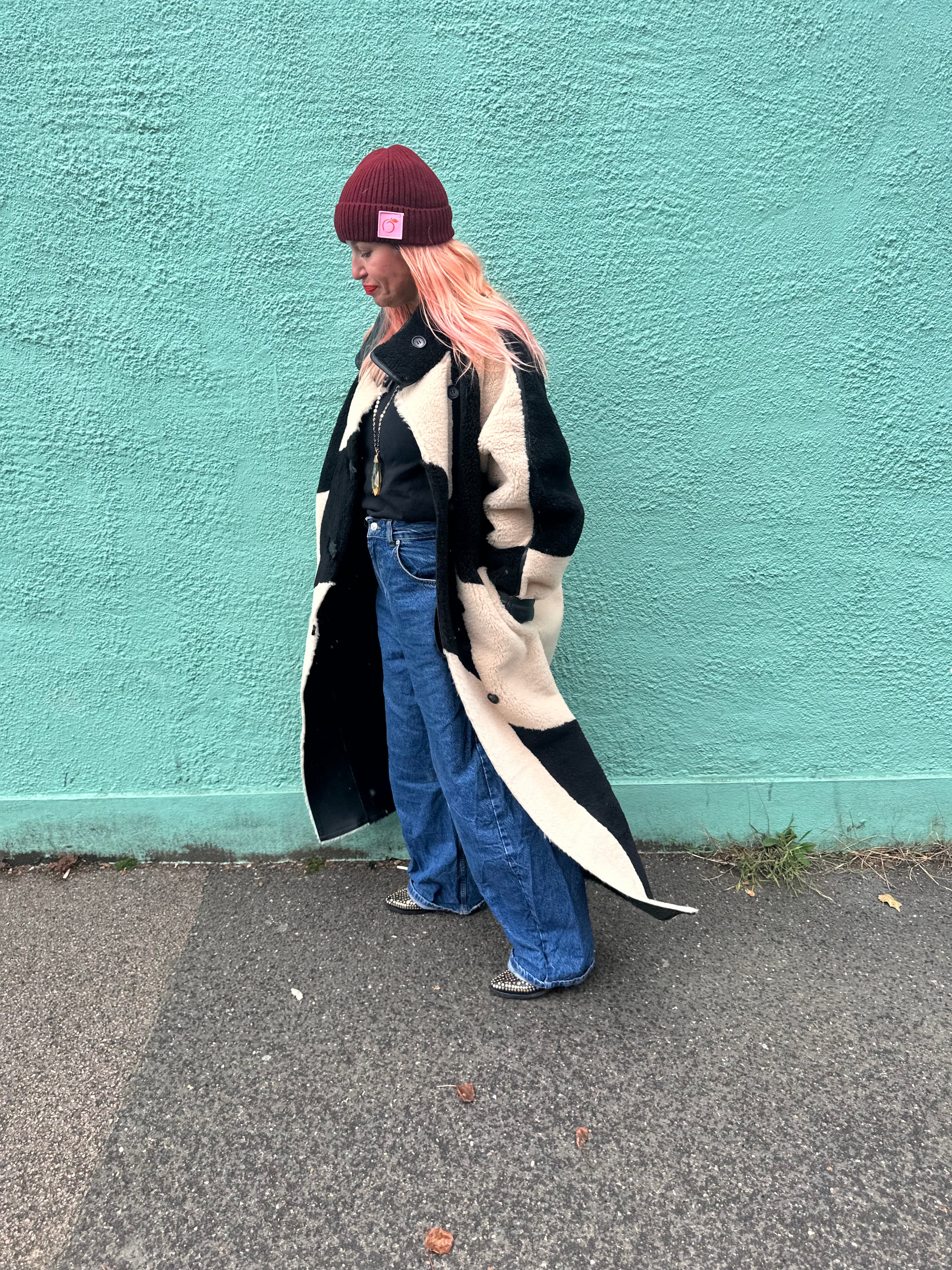 Silky lined beanie in burgandy