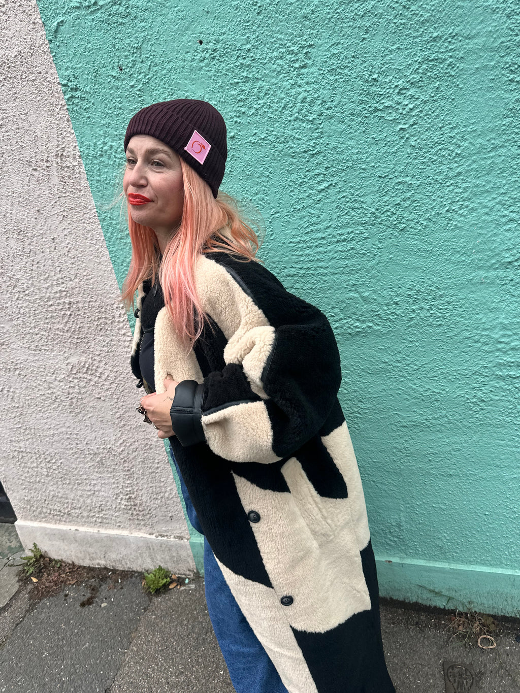 Silky lined beanie in dark burgundy