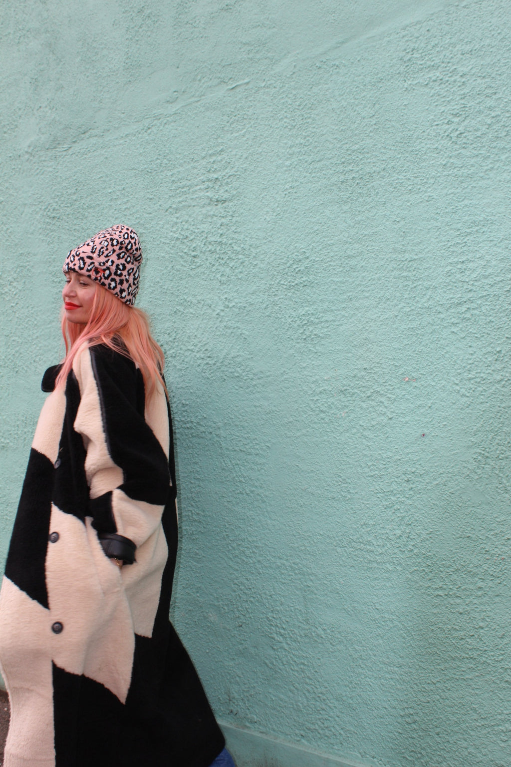 Silky lined beanie in pink leopard print