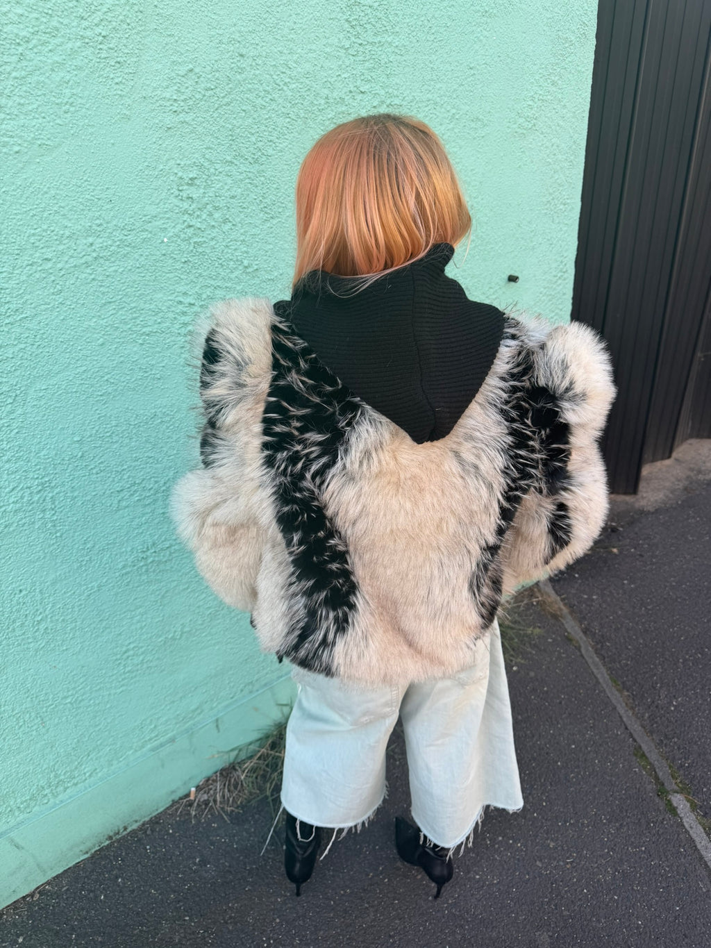 The Silky Lined Hood Scarf in black