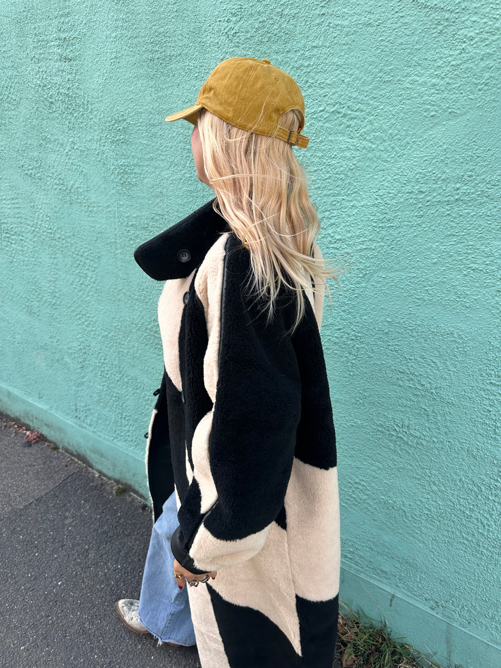 The proud peach relaxed effortlessly cool cap in yellow