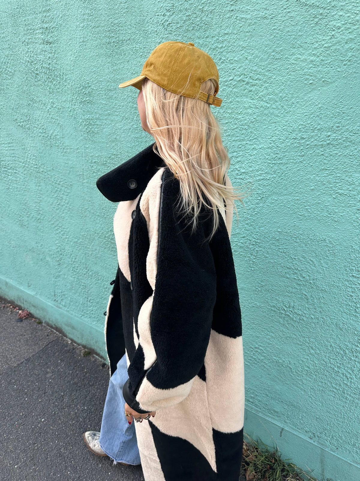 The proud peach relaxed effortlessly cool cap in yellow