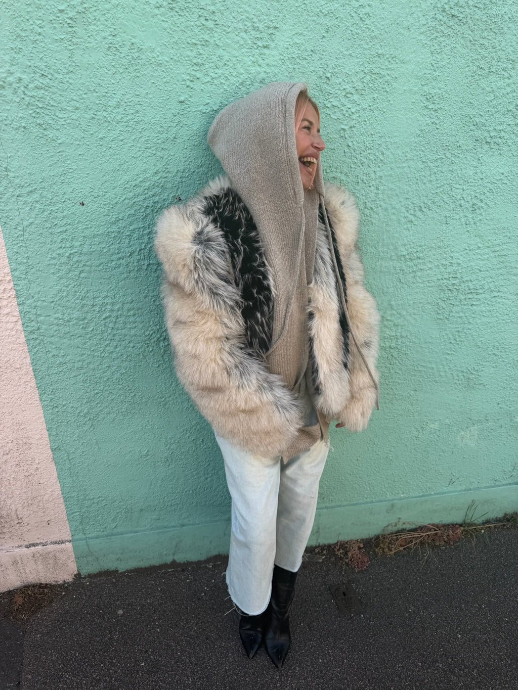the wool mix silky lined hood scarf in oat