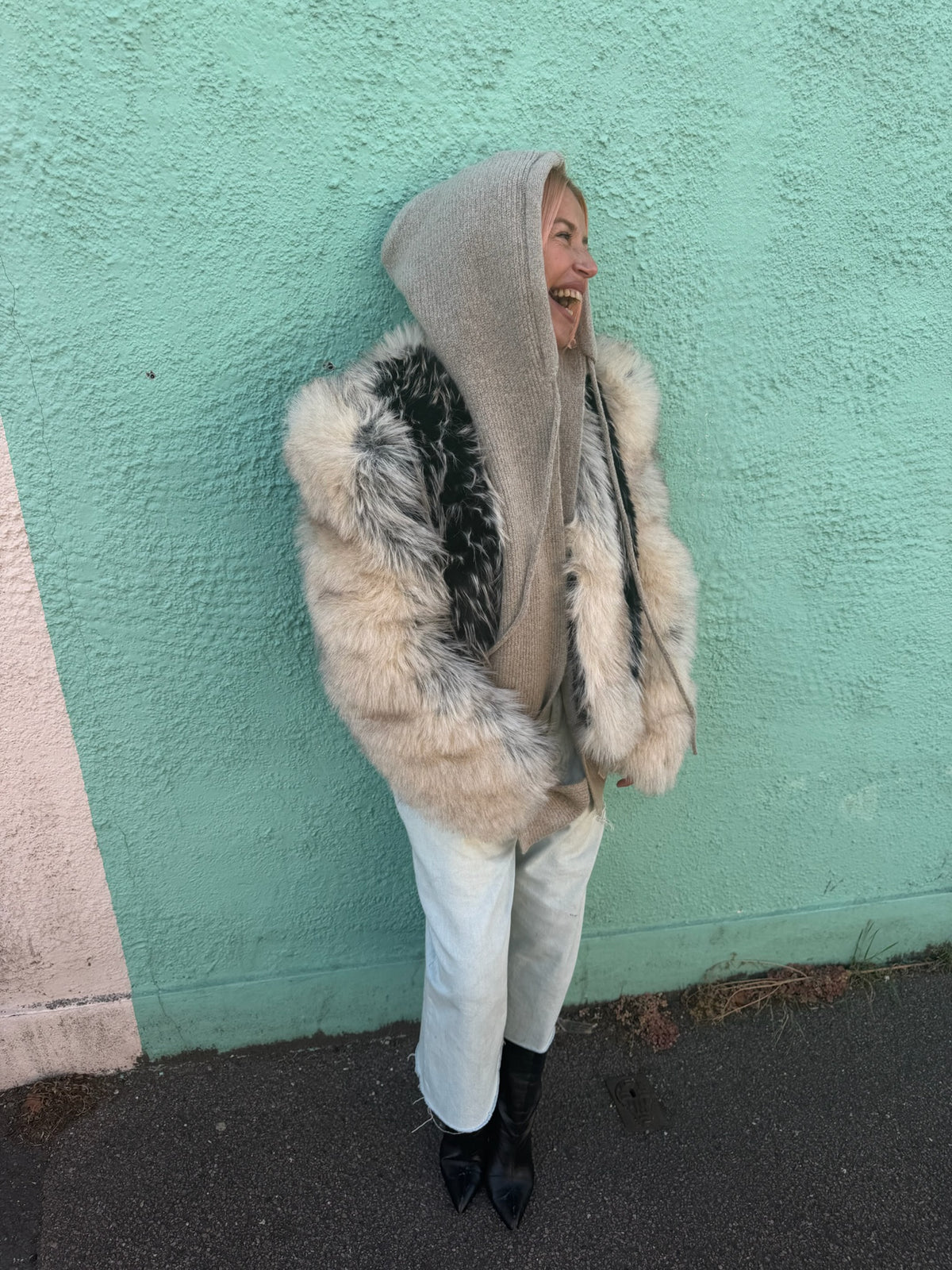 the wool mix silky lined hood scarf in oat
