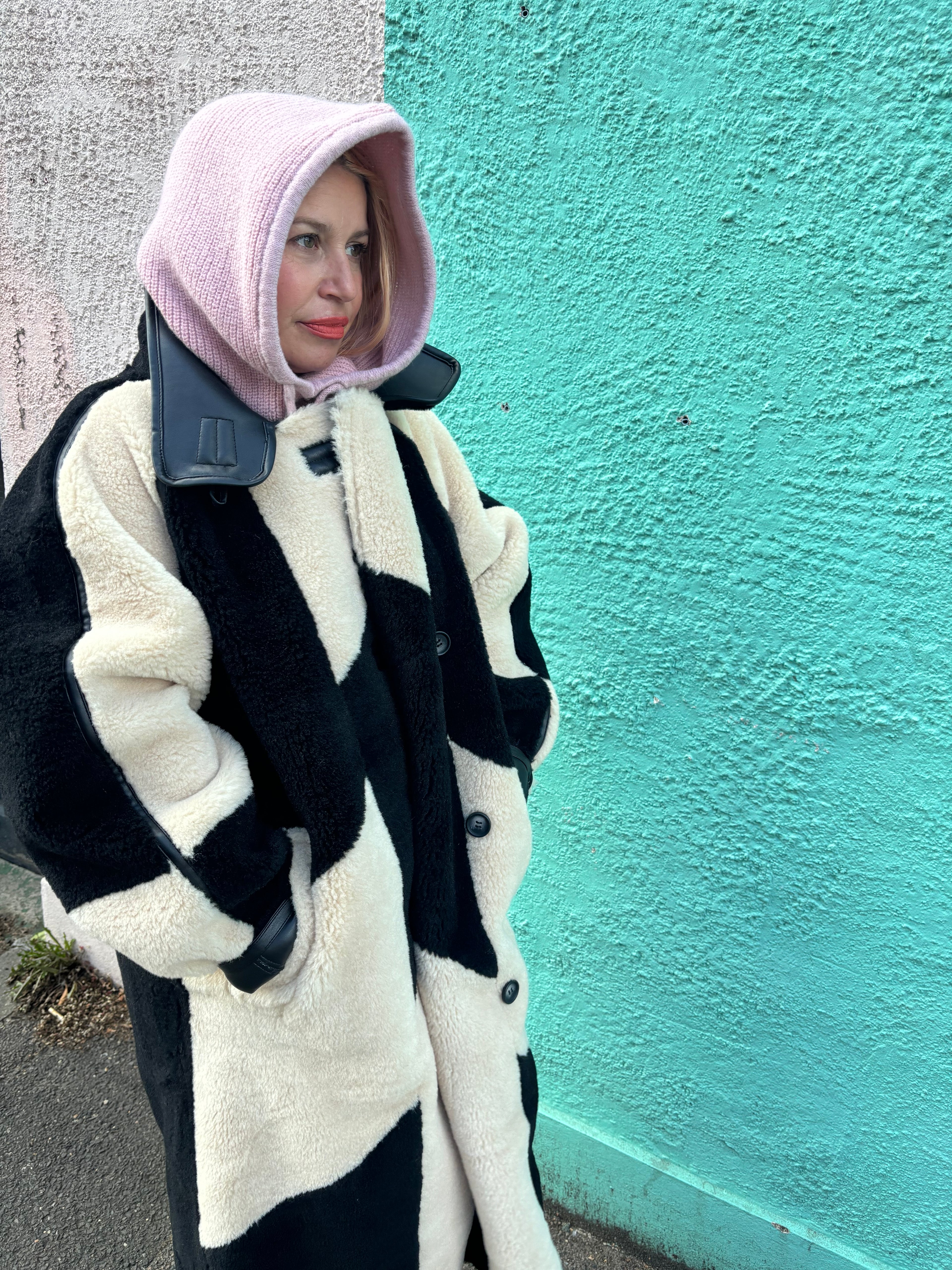 Proud peach silky lined cashmere snood in baby pink