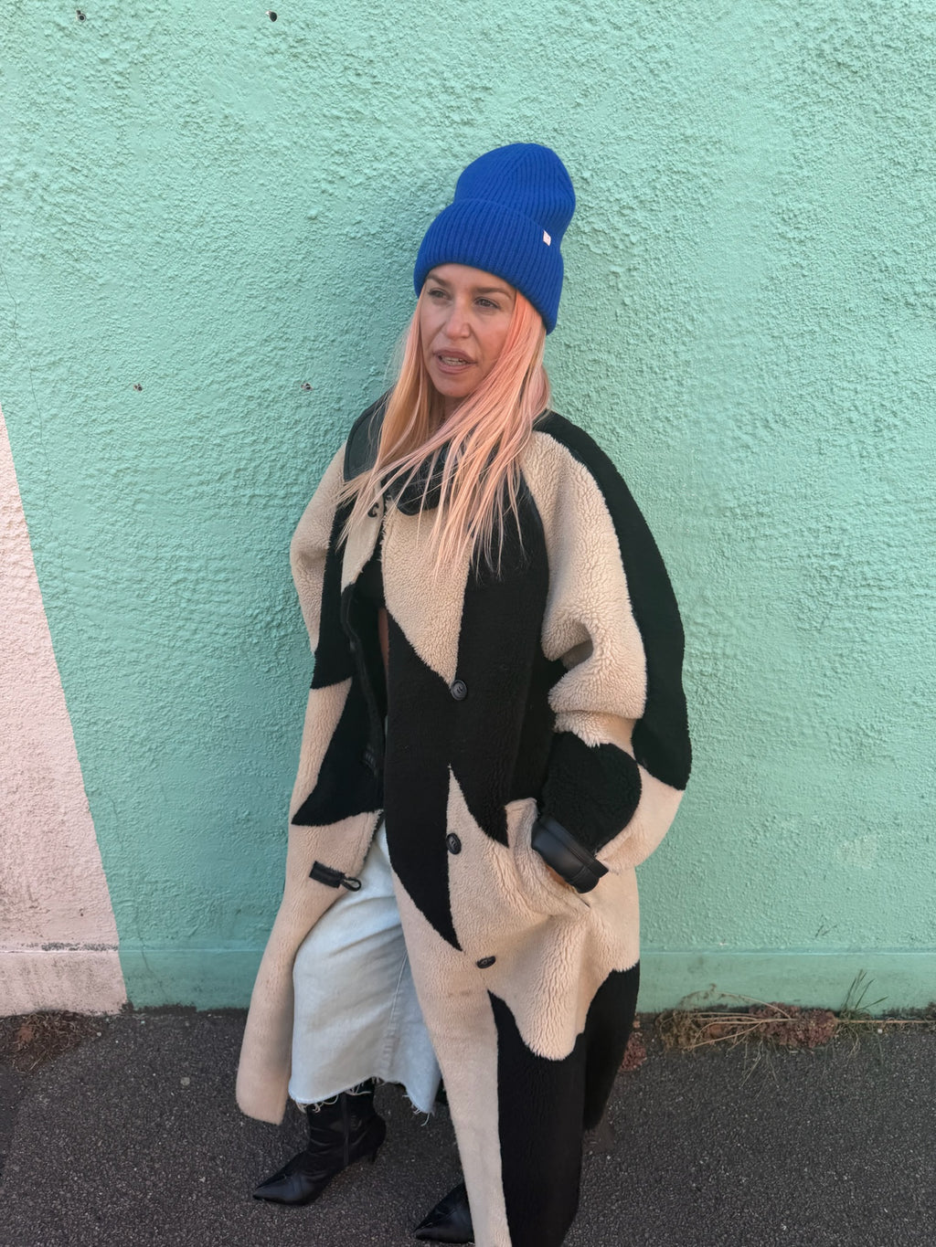 proud peach 100% merino wool silky linede beanie in colbat blue