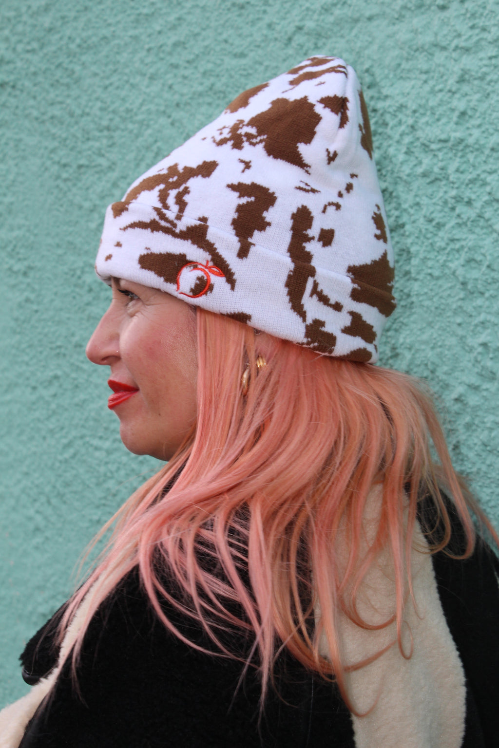 Silky lined beanie in cow print