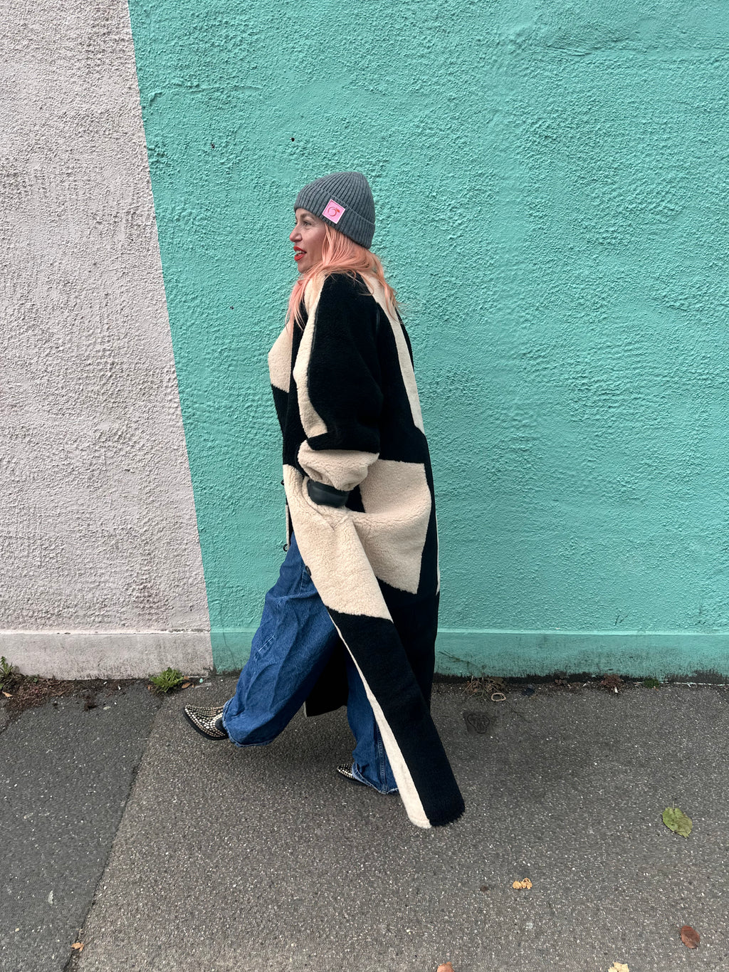 Silky lined beanie in stone grey