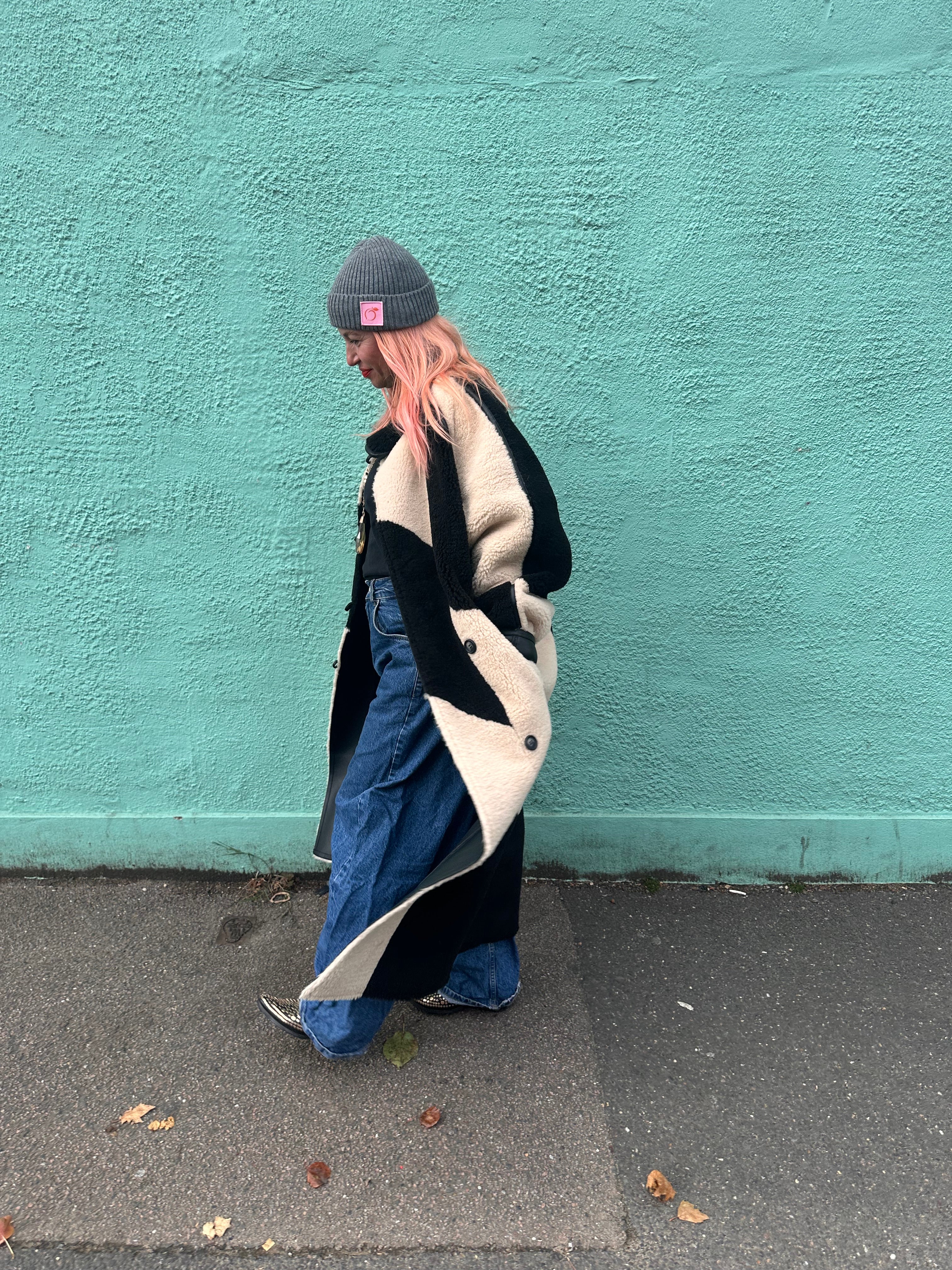 Silky lined beanie in stone grey