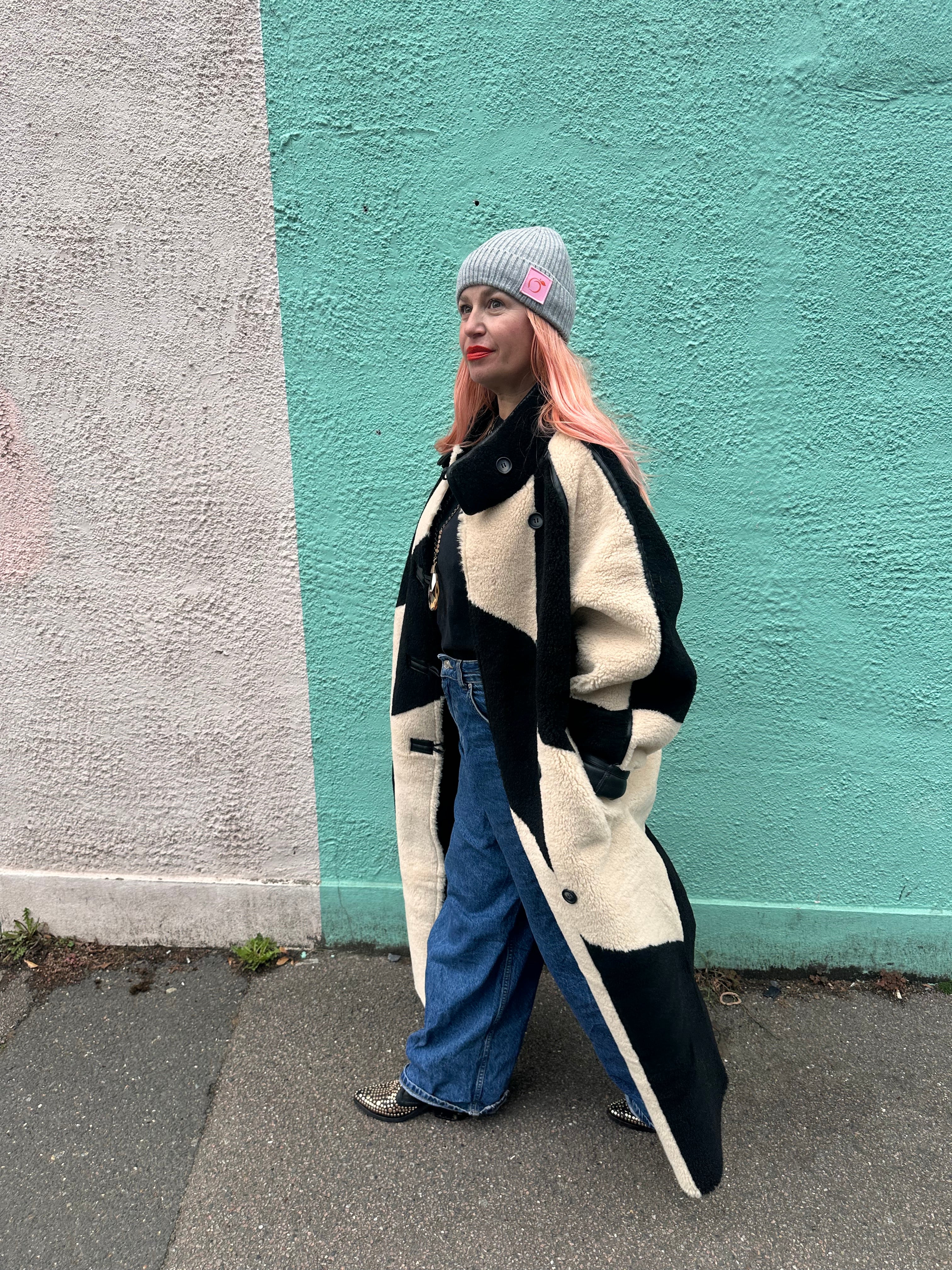 Silky lined beanie in light grey