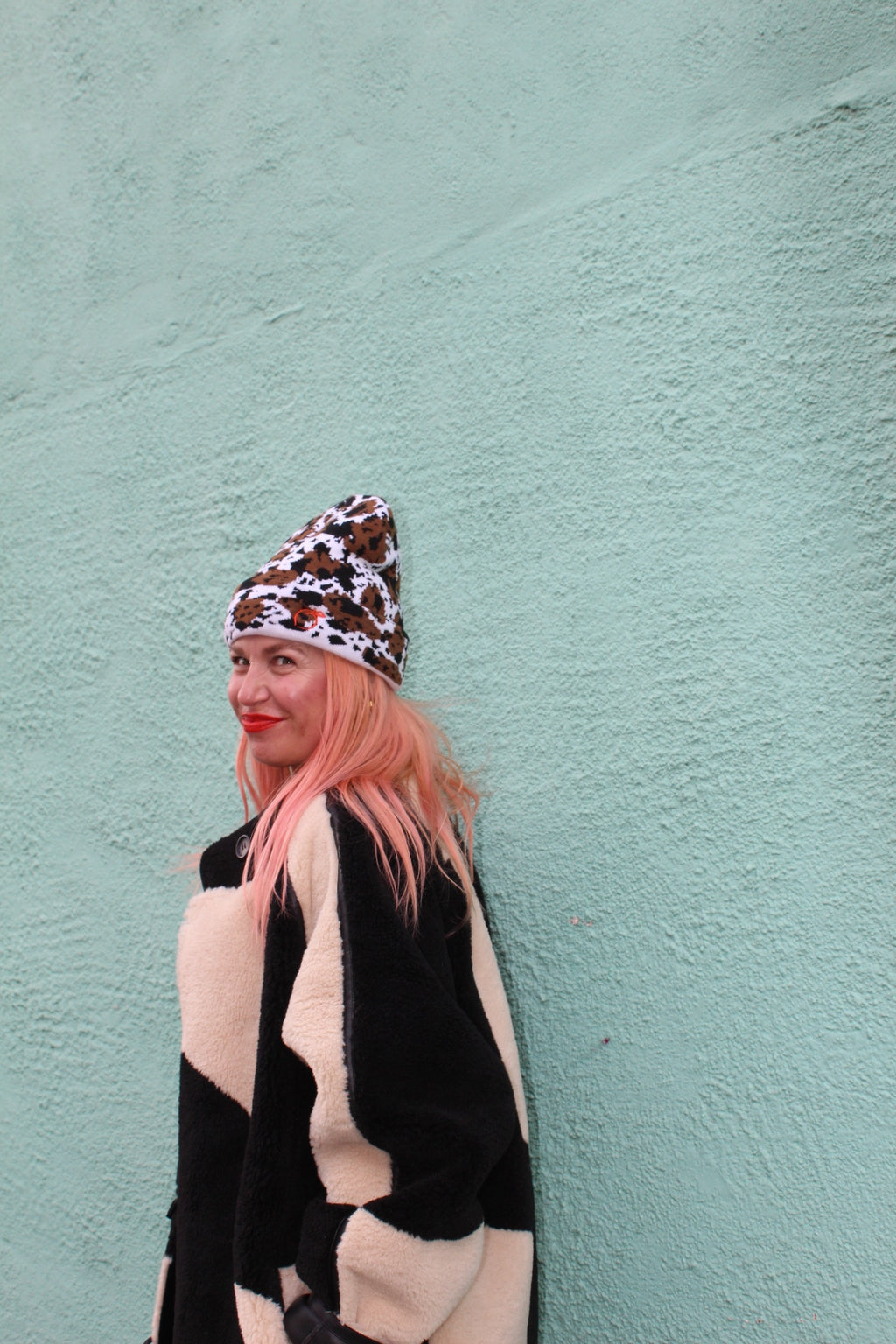 Silky lined beanie in cow print