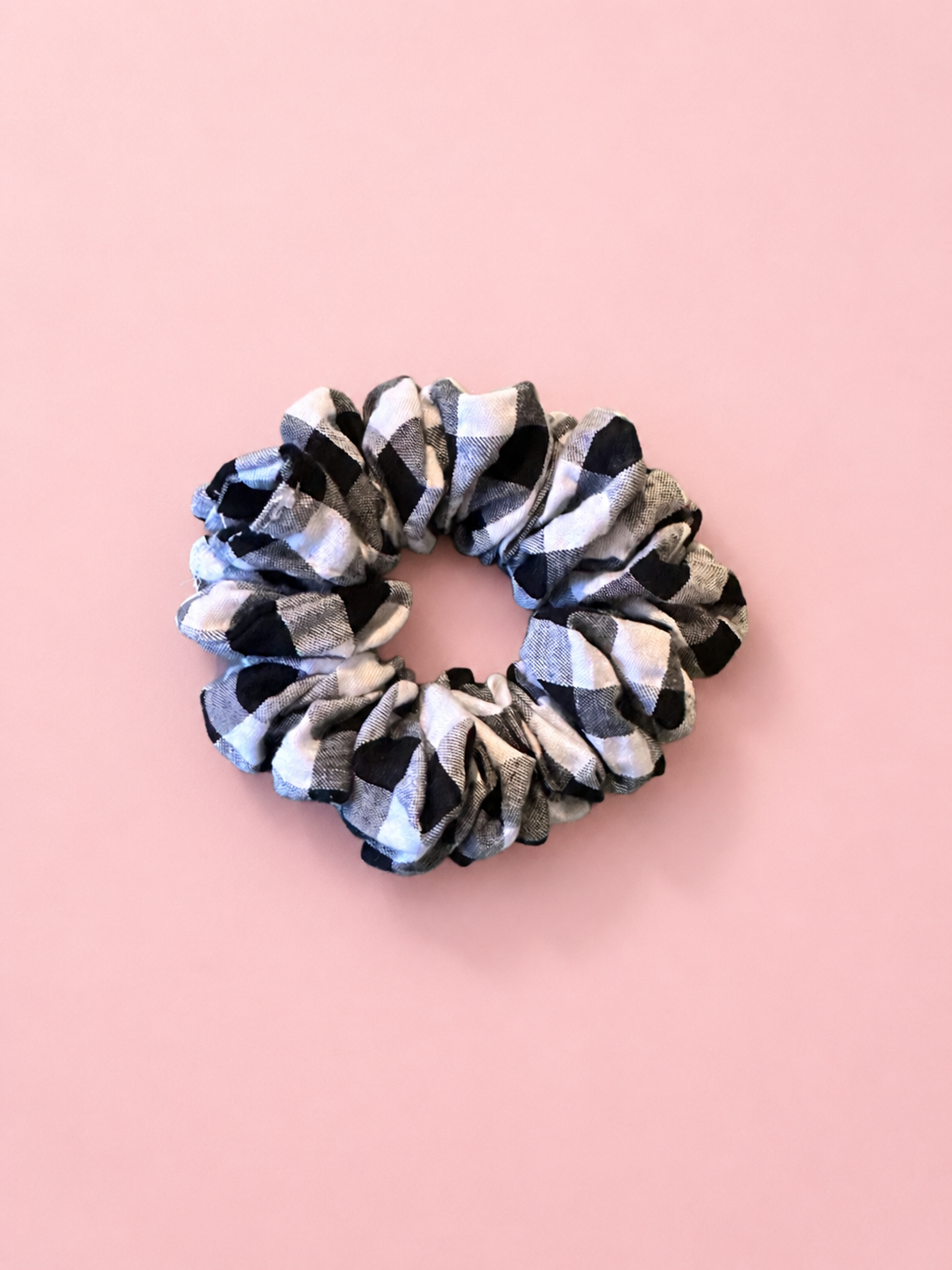 Small gingham scrunchie