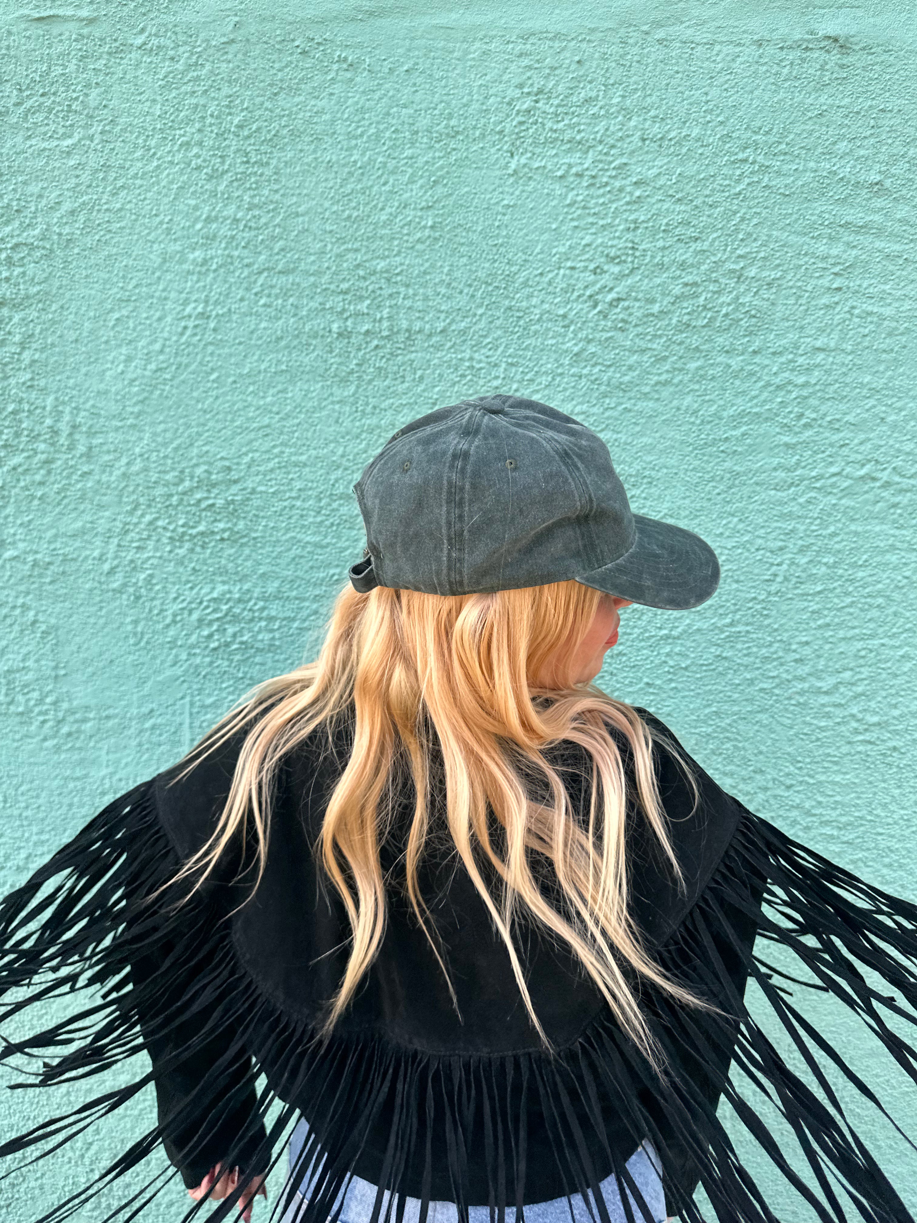 Silky Lined Baseball cap in black